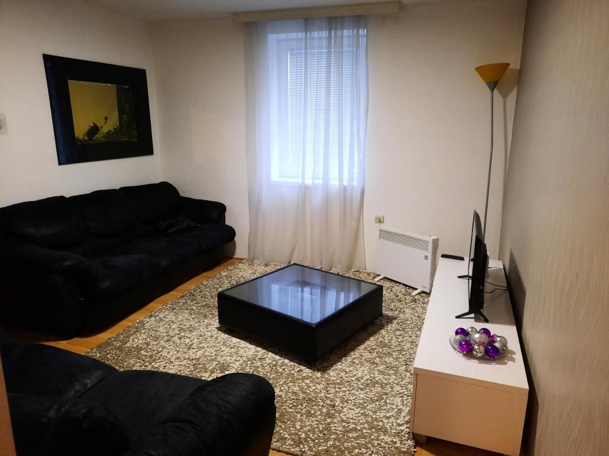 Downtown Apartment สเมเดเรโว ภายนอก รูปภาพ